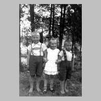 055-0011 Rudi und Herbert Glang mit Christel Bludau, im Jahre 1935.jpg